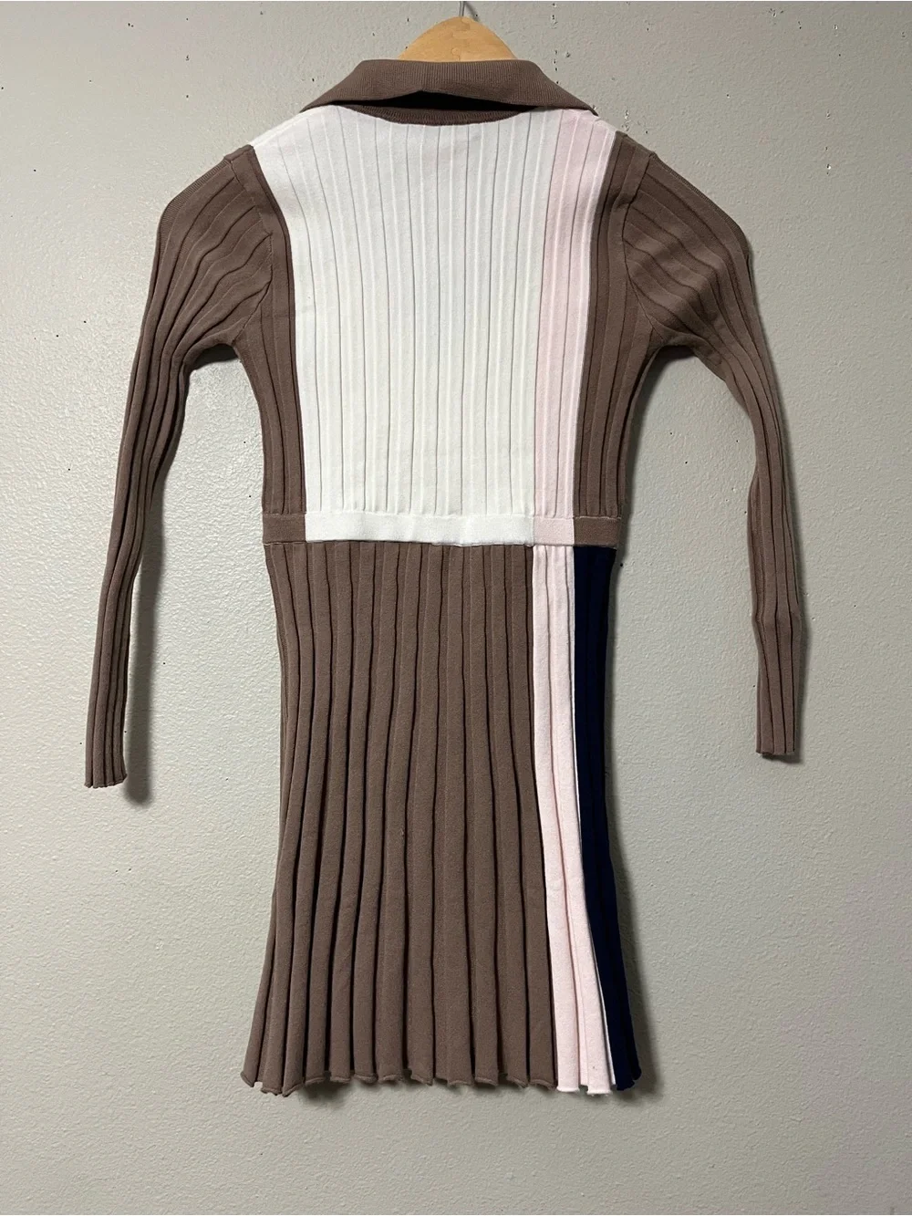 REISS KLEO 7-8 YRS RIBBED COLOURBLOCK FUNNEL NECK DRESS IN CAMEL